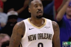 还能翻江倒海！小乔丹内线补篮得手后加罚也有